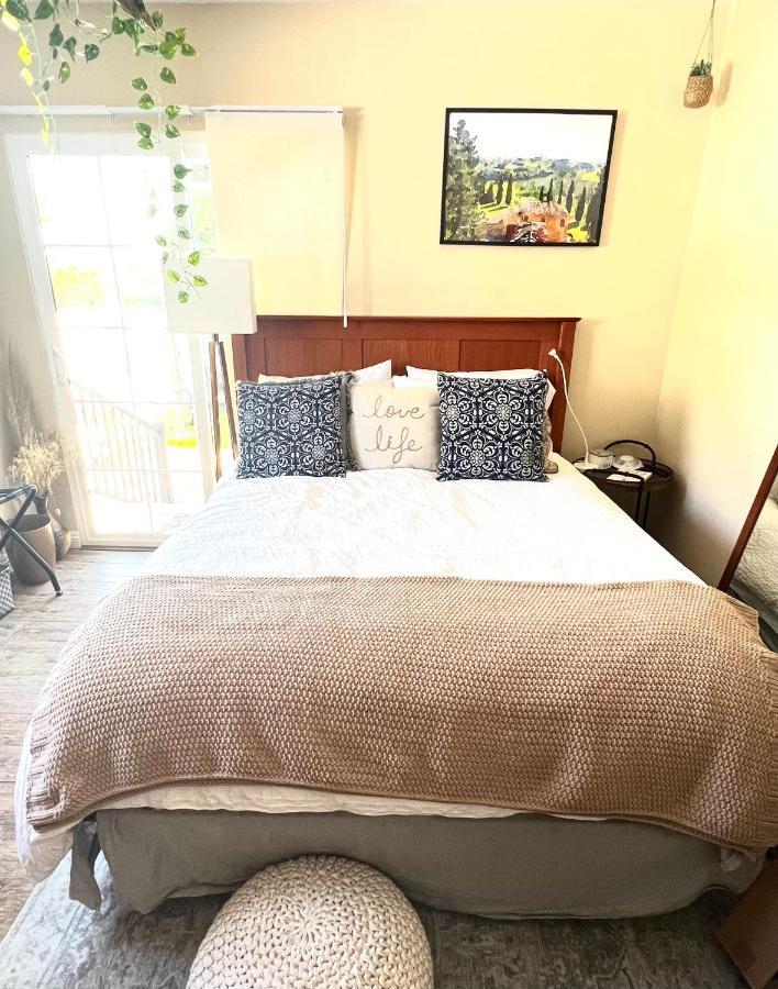 Sweet Tuscan Dreams-Private Entrance & Bathroom With Patio 로스앤젤레스 외부 사진