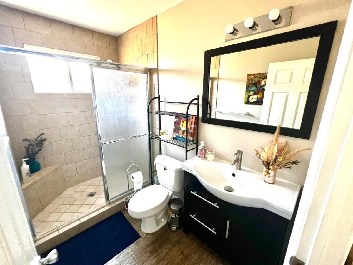Sweet Tuscan Dreams-Private Entrance & Bathroom With Patio 로스앤젤레스 외부 사진