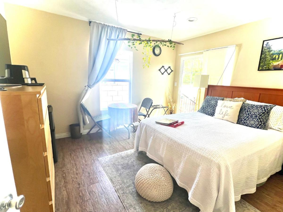 Sweet Tuscan Dreams-Private Entrance & Bathroom With Patio 로스앤젤레스 외부 사진